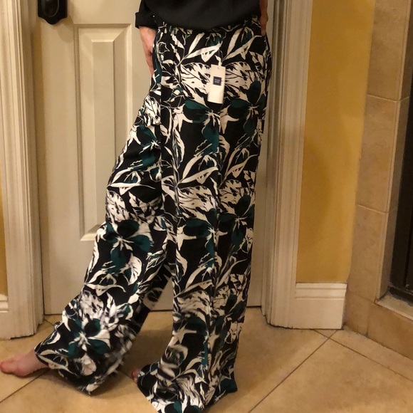 GAP NWT wide leg pants Size XS and XL - Picture 3 of 7